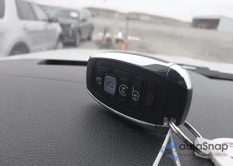 2019 Lincoln Navigator L Reserve z USA, uszkodzony, nr VIN 5LMJJ3LT2KEL00677